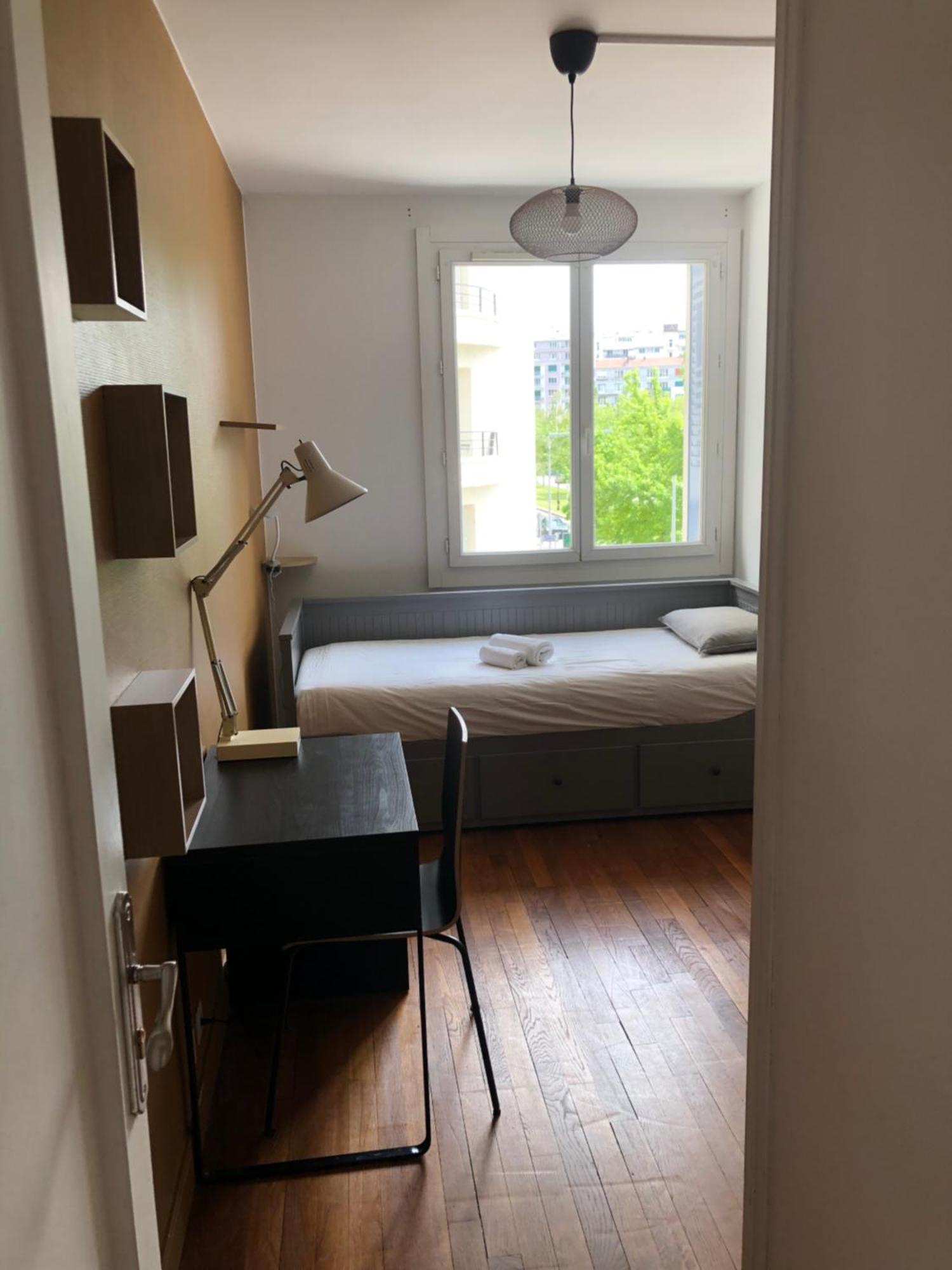 Апартаменты Chambre Meublee Cafe Boulevard Joseph Vallier Гренобль Экстерьер фото